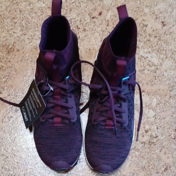 Puma Women's Burgundy Ignite Evoknit High Top Athletic Shoes Size 8.5 Nwt